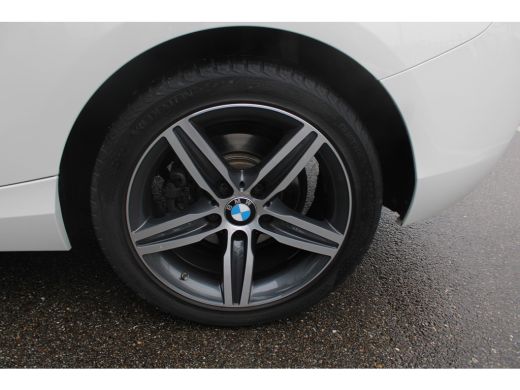 BMW 1-serie 118i Executive AUTOMAAT | NAVI | PDC | ActivLease financial lease