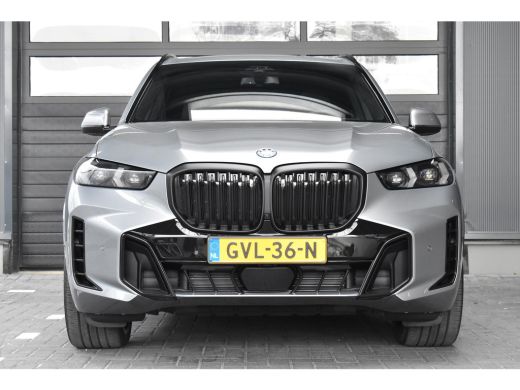 BMW X5 xDrive50e M Sportpakket Pro / NIEUW BINNEN / SUPERCOMPLEET! / PANORAMADAK / MASSAGESTOELEN / TREK... ActivLease financial lease