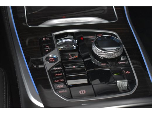 BMW X5 xDrive50e M Sportpakket Pro / NIEUW BINNEN / SUPERCOMPLEET! / PANORAMADAK / MASSAGESTOELEN / TREK... ActivLease financial lease