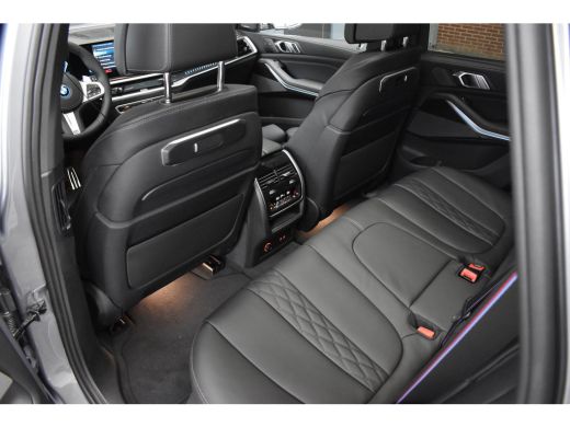 BMW X5 xDrive50e M Sportpakket Pro / NIEUW BINNEN / SUPERCOMPLEET! / PANORAMADAK / MASSAGESTOELEN / TREK... ActivLease financial lease