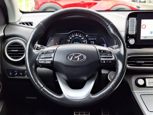 Hyundai KONA EV Premium 64 kWh | Achteruitrijcamera | Parkeersensoren | Stoelverwarming/verkoeling | Head-up d... ActivLease financial lease