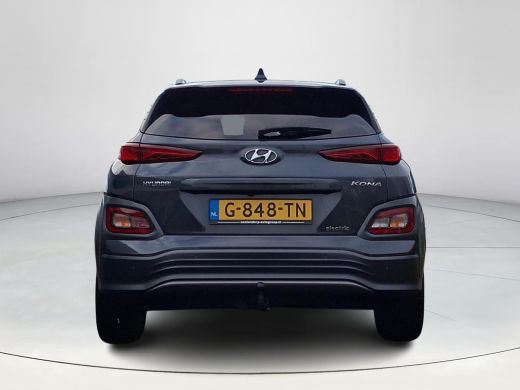 Hyundai KONA EV Premium 64 kWh | Achteruitrijcamera | Parkeersensoren | Stoelverwarming/verkoeling | Head-up d... ActivLease financial lease