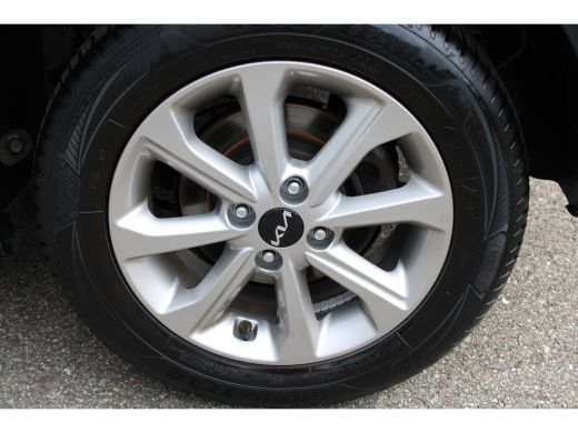 Kia Stonic Kia 1.0 T-GDi MHEV DynamicLine Automaat | NAVI | CLIMA | CARPLAY/ANDROID ActivLease financial lease