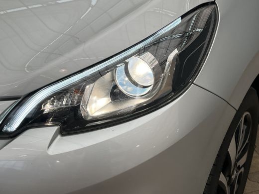 Peugeot 108 1.0 e-VTi Allure | Achteruitrijcamera | Chroom delen exterieur | Electronic climate controle ActivLease financial lease