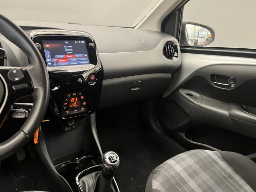 Peugeot 108 1.0 e-VTi Allure | Achteruitrijcamera | Chroom delen exterieur | Electronic climate controle ActivLease financial lease