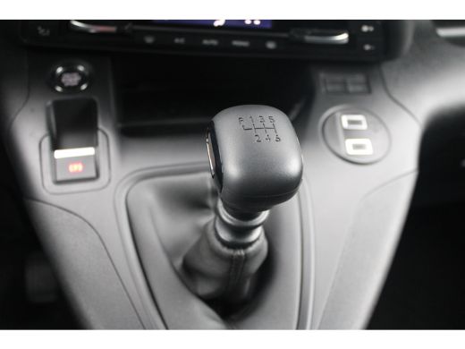 Peugeot Partner 1.5 BlueHDi 100 PK | NAVI BY APP | BETIMMERING LAADRUIMTE | TREKHAAK | CAMERA | Achteruitrijcamer... ActivLease financial lease