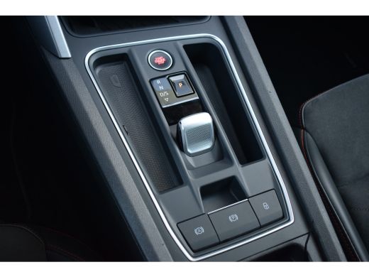 Seat Leon Sportstourer 1.5 eTSI FR Launch Edition | Automaat | Trekhaak | CarPlay | Half Leer | Virtual ActivLease financial lease