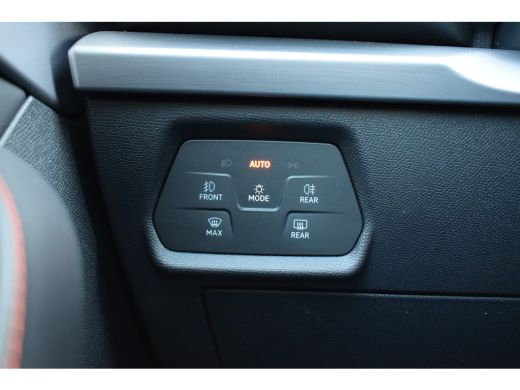 Seat Leon Sportstourer 1.5 eTSI FR Launch Edition | Automaat | Trekhaak | CarPlay | Half Leer | Virtual ActivLease financial lease