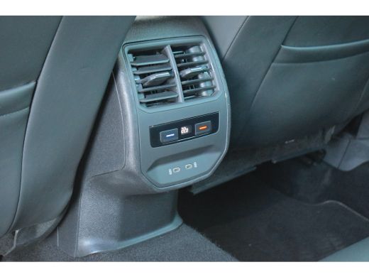 Seat Leon Sportstourer 1.5 eTSI FR Launch Edition | Automaat | Trekhaak | CarPlay | Half Leer | Virtual ActivLease financial lease
