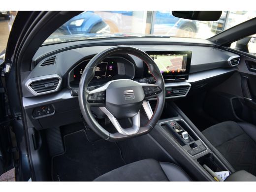 Seat Leon Sportstourer 1.5 eTSI FR Launch Edition | Automaat | Trekhaak | CarPlay | Half Leer | Virtual ActivLease financial lease