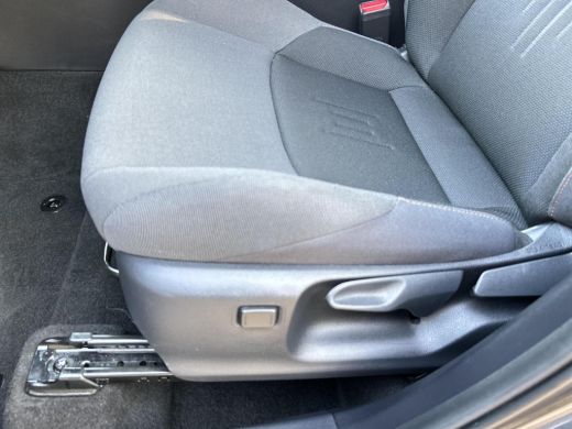 Toyota C-HR 2.0 Hybrid 200 First Edition ActivLease financial lease