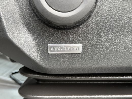 Volkswagen Crafter 35 2.0 TDI 141 PK HIGHLINE+ / L4H3 / 1e EIG. / NETTE BUS / AIRCO / CRUISE / NAVI / CAMERA / 3-ZITS ActivLease financial lease