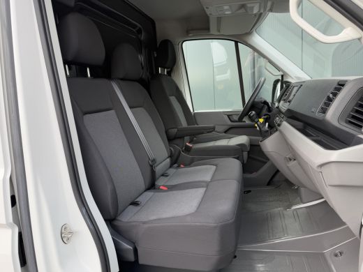 Volkswagen Crafter 35 2.0 TDI 141 PK HIGHLINE+ / L4H3 / 1e EIG. / NETTE BUS / AIRCO / CRUISE / NAVI / CAMERA / 3-ZITS ActivLease financial lease