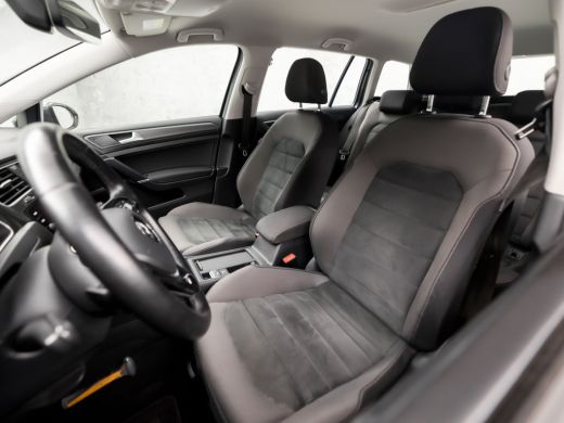 Volkswagen GOLF Variant 1.0 TSI Sportline Automaat (DIGITAL COCKPIT, GROOT NAVI, APPLE CARPLAY, VIRTUAL COCKPIT, MASSAGE,... ActivLease financial lease