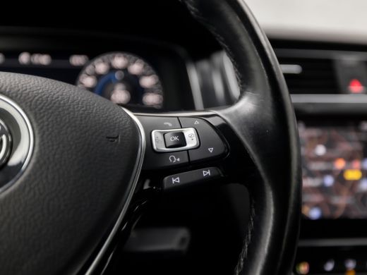 Volkswagen GOLF Variant 1.0 TSI Sportline Automaat (DIGITAL COCKPIT, GROOT NAVI, APPLE CARPLAY, VIRTUAL COCKPIT, MASSAGE,... ActivLease financial lease