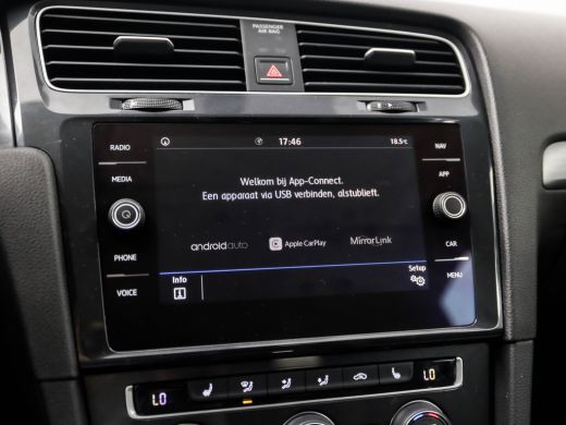 Volkswagen GOLF Variant 1.0 TSI Sportline Automaat (DIGITAL COCKPIT, GROOT NAVI, APPLE CARPLAY, VIRTUAL COCKPIT, MASSAGE,... ActivLease financial lease
