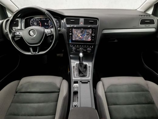 Volkswagen GOLF Variant 1.0 TSI Sportline Automaat (DIGITAL COCKPIT, GROOT NAVI, APPLE CARPLAY, VIRTUAL COCKPIT, MASSAGE,... ActivLease financial lease