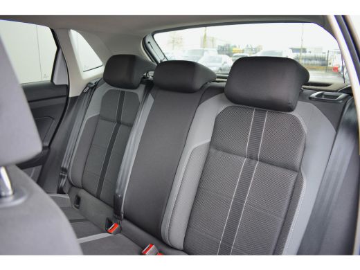 Volkswagen Polo 1.0 TSI Business R | R-Line | Apple CarPlay | Adaptive | Climate ActivLease financial lease