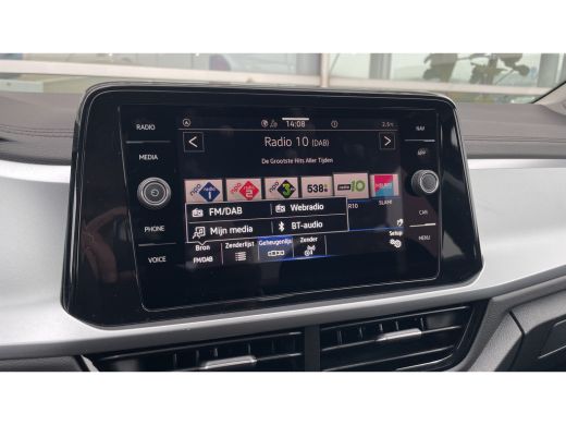 Volkswagen T-Roc 116PK | NAVI | Camera | 19'' Velgen | LED IQ light | Airco ECC | Draadloos App ActivLease financial lease