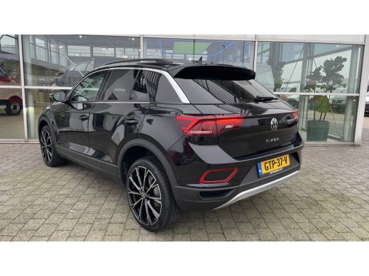 Volkswagen T-Roc 116PK | NAVI | Camera | 19'' Velgen | LED IQ light | Airco ECC | Draadloos App ActivLease financial lease