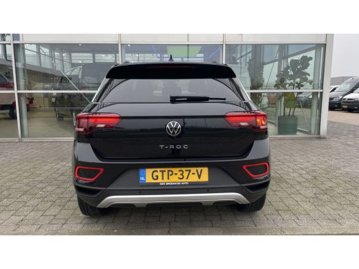 Volkswagen T-Roc 116PK | NAVI | Camera | 19'' Velgen | LED IQ light | Airco ECC | Draadloos App ActivLease financial lease