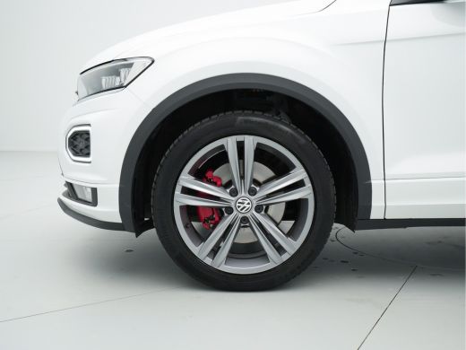 Volkswagen T-Roc 1.5 TSI 150pk Sport R-Line Panorama Trekhaak El. Klep Navigatie 24 ActivLease financial lease
