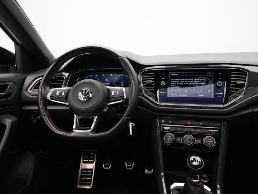 Volkswagen T-Roc 1.5 TSI 150pk Sport R-Line Panorama Trekhaak El. Klep Navigatie 24 ActivLease financial lease