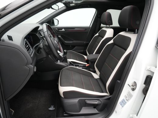 Volkswagen T-Roc 1.5 TSI 150pk Sport R-Line Panorama Trekhaak El. Klep Navigatie 24 ActivLease financial lease