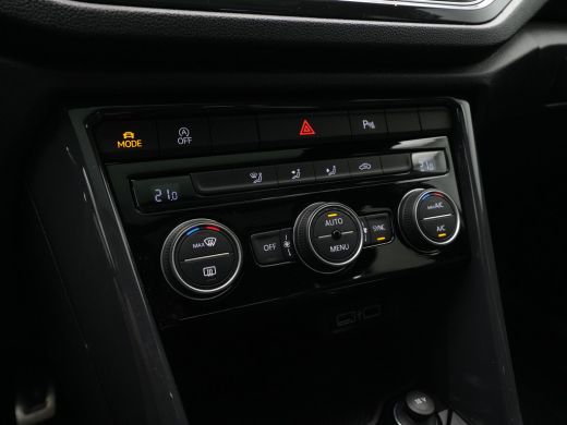 Volkswagen T-Roc 1.5 TSI 150pk Sport R-Line Panorama Trekhaak El. Klep Navigatie 24 ActivLease financial lease