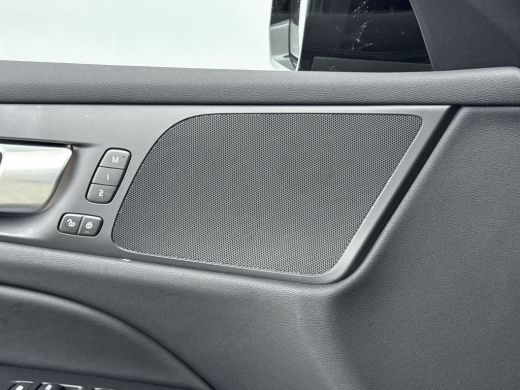 Volvo  V60 Volvo 2.0 T6 Plug-in hybrid AWD Plus Dark | Blis | Lederen bekleding | Stoel + Stuurverw. | PDC +... ActivLease financial lease