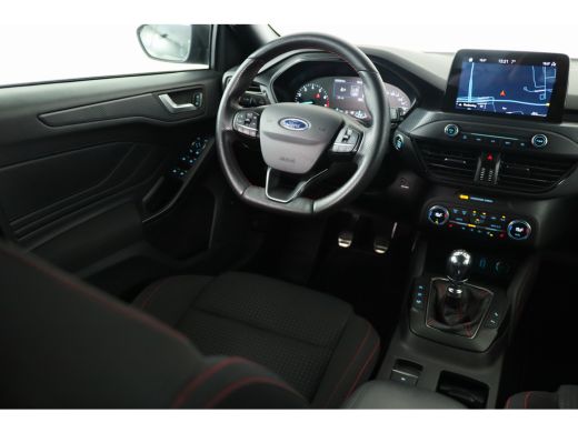 Ford FOCUS Wagon 1.0 EcoBoost ST Line Business | Dealer Onderhouden! | Trekhaak | Winter Pack | B&O | LED | Clima ... ActivLease financial lease