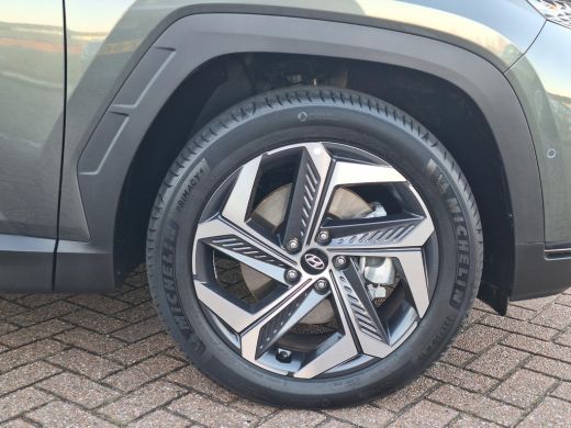 Hyundai Tucson 1.6 T-GDI PHEV Premium 4WD | Kop-Er-Af-Voordeel! | Full Options! | Rijklaarprijs! | Fabrieks-gara... ActivLease financial lease
