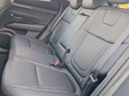 Hyundai Tucson 1.6 T-GDI PHEV Premium 4WD | Kop-Er-Af-Voordeel! | Full Options! | Rijklaarprijs! | Fabrieks-gara... ActivLease financial lease