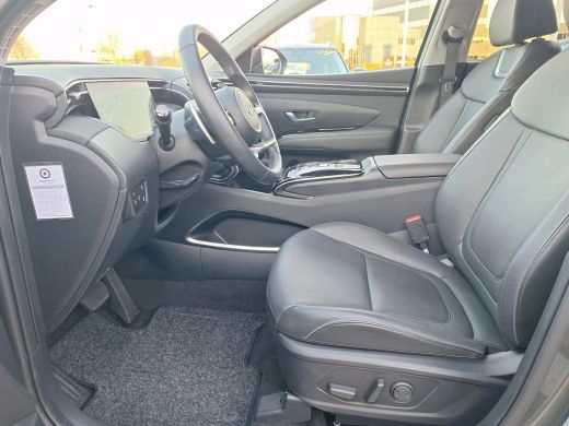 Hyundai Tucson 1.6 T-GDI PHEV Premium 4WD | Kop-Er-Af-Voordeel! | Full Options! | Rijklaarprijs! | Fabrieks-gara... ActivLease financial lease