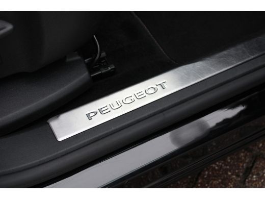 Peugeot 3008 1.2 PureTech GT | Automaat | Navigatie | Panorama/schuifdak | Camera | Alcantara | ActivLease financial lease