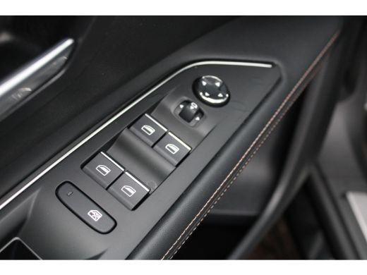 Peugeot 3008 1.2 PureTech GT | Automaat | Navigatie | Panorama/schuifdak | Camera | Alcantara | ActivLease financial lease