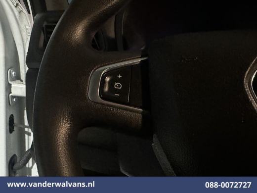 Renault Master 2.3 dCi 135pk L2H2 Euro6 Airco | Camera | Navigatie | Cruisecontrol | 2500kg Trekhaak | Bijrijder... ActivLease financial lease