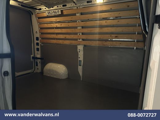 Renault Master 2.3 dCi 135pk L2H2 Euro6 Airco | Camera | Navigatie | Cruisecontrol | 2500kg Trekhaak | Bijrijder... ActivLease financial lease