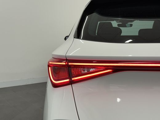 Seat Leon Sportstourer 1.5 eTSI Business Edition | Airco (automatisch) | Apple Carplay/Android Auto|telefoonintegratie p... ActivLease financial lease