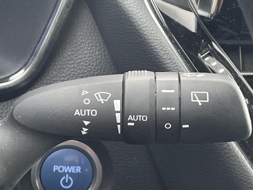Toyota Corolla Touring Sports 2.0 Hybrid Dynamic **APPLE CARPLAY/ PARKEERSENSOREN/ 36 MAANDEN GARANTIE** ActivLease financial lease