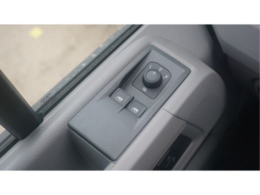 Volkswagen Crafter 30 2.0 TDI L3H2 Trendline 30 2.0 TDI L3H2 Trendline 140 pk Automaat, Airco, App Connect, Achterui... ActivLease financial lease