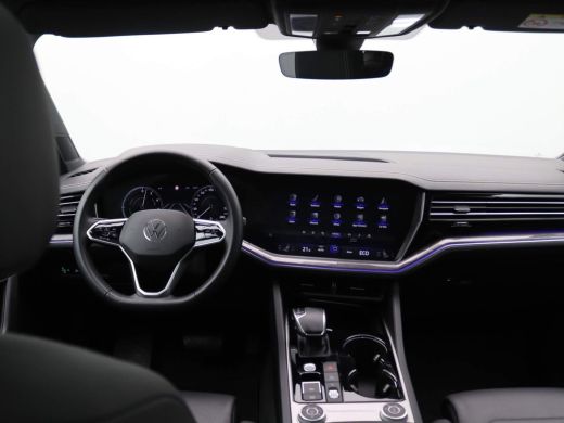 Volkswagen Touareg 3.0 TSI Ehybrid Elegance 4Motion 381PK DSG Alarm, 360gr. Camera, Luchtvering, Keyless, Massagesto... ActivLease financial lease