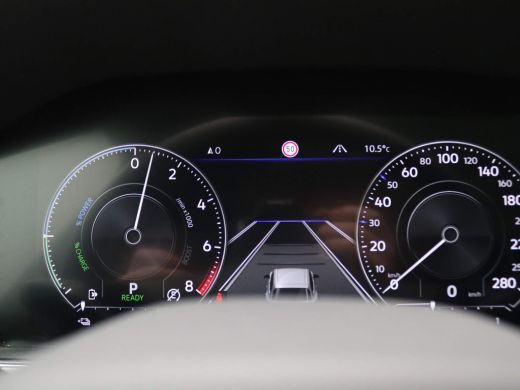 Volkswagen Touareg 3.0 TSI Ehybrid Elegance 4Motion 381PK DSG Alarm, 360gr. Camera, Luchtvering, Keyless, Massagesto... ActivLease financial lease