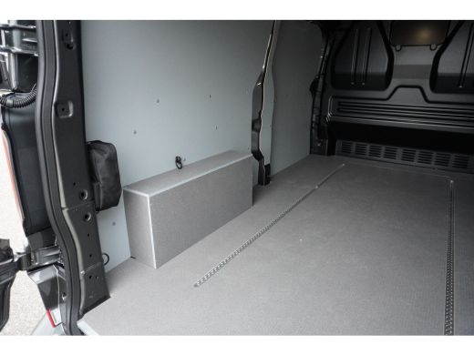 Volkswagen Transporter 2.0 TDI L2H1 30 Bulli 2.0 TDI L2H1 30 Bulli 170 pk 8-Traps Automaat, DEMO VOERTUIG ActivLease financial lease