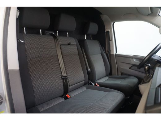 Volkswagen Transporter 2.0 TDI L2H3 28 Highline | 2 zitplaatsen rechtsvoor | Bumpers in carrosseriekleur | DAB ontvanger ActivLease financial lease