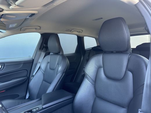 Volvo  XC60 2.0 B5 Momentum Exclusive | Audio installatie premium | Cruise control adaptief met Stop&Go en st... ActivLease financial lease