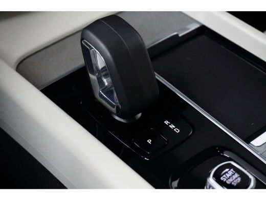 Volvo  XC60 Volvo T6 Plug-in hybrid AWD Plus Bright | Achterbank verwarmd | Alarmsysteem | Apple Carplay/Andr... ActivLease financial lease