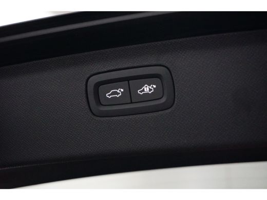 Volvo  XC90 T8 Plug-in hybrid AWD Ultra Dark | Luchtvering | 360 Camera | Trekhaak | Massagestoelen | Apple C... ActivLease financial lease