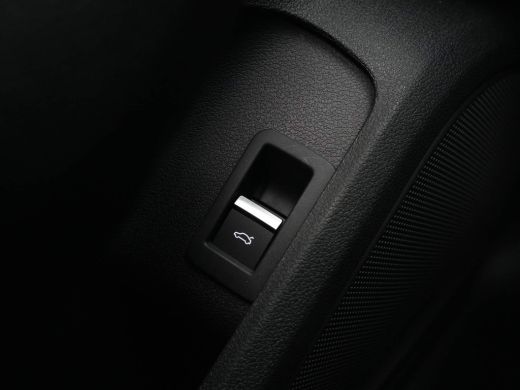 Audi A4 Avant 35 TFSI 110 kW/150 pk S-Tronic S line edition Competition Panoramadak, Optiek zwart, Lichtp... ActivLease financial lease