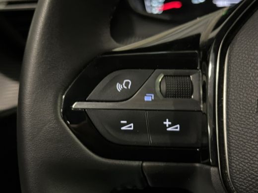 Peugeot 208 1.2 PureTech Allure | Airco (automatisch) | Apple Carplay/Android Auto|telefoonintegratie premium... ActivLease financial lease